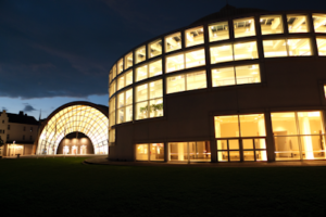 Die Ausstellungs- und Stadthalle in Bielefeld, ©2016 AMC media network GmbH & Co. KG